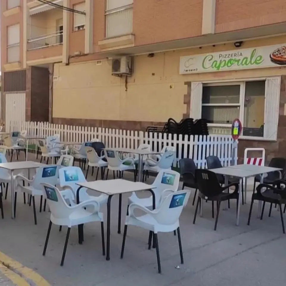 Terraza de Pizzería Caporale en Librilla